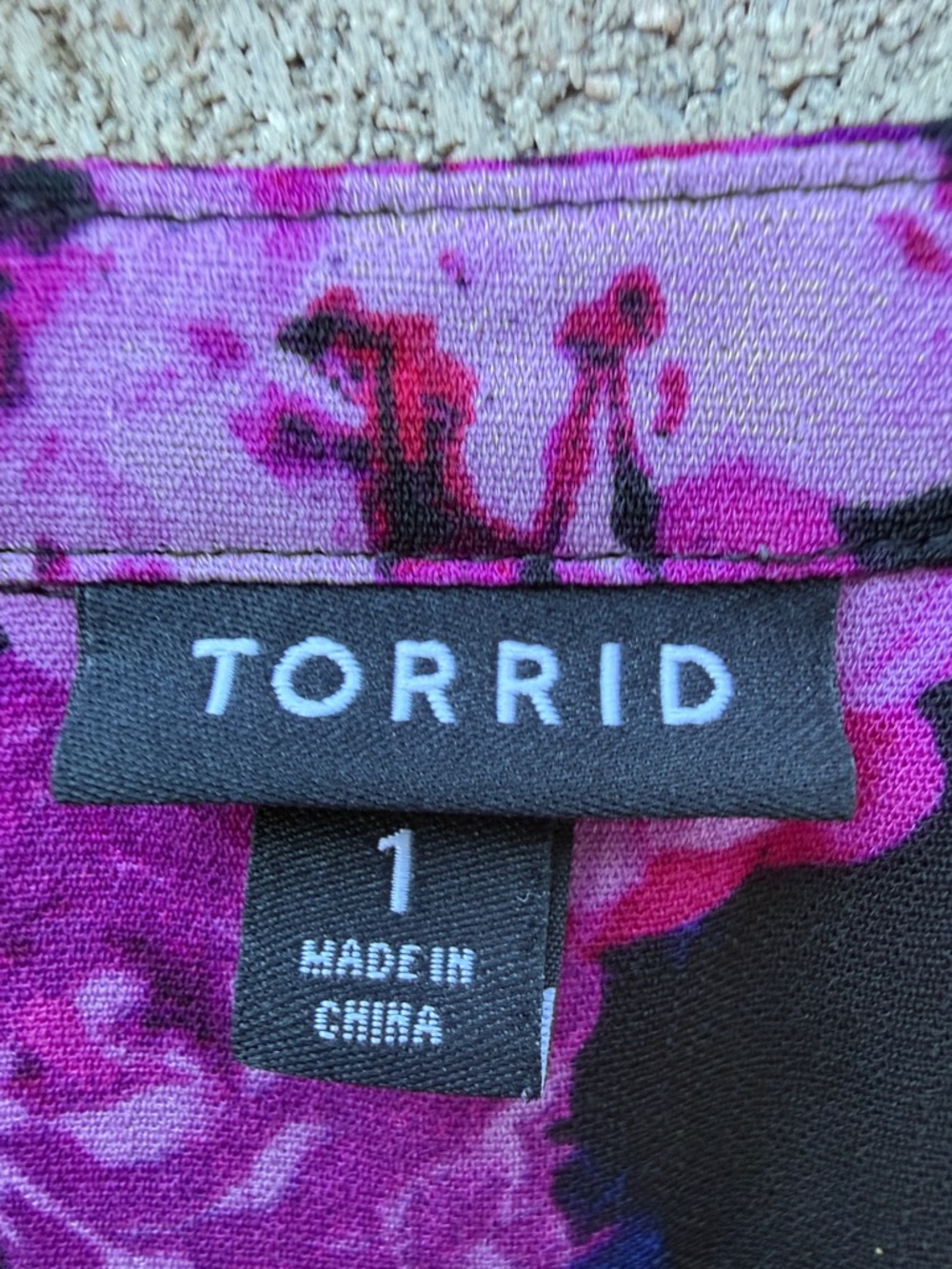 torrid Black Floral V-Neck Flutter Sleeve Blouse in Pink & Purple - Picture 3 of 4